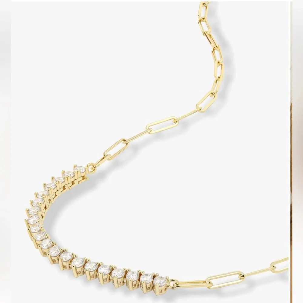 Elegant Gold Necklace with Diamondettes - Picture 3 of 16